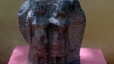 A carved hero stone (nadukal) on display at the Tirunelveli Government Museum, Tamil Nadu