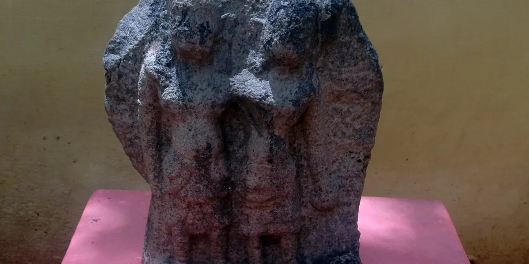 A carved hero stone (nadukal) on display at the Tirunelveli Government Museum, Tamil Nadu