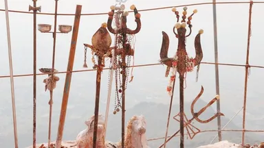 Why Are Tamil Nadu's Communities Turning Local Gods Into Mainstream Deities?